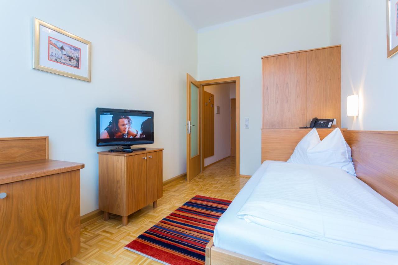 Hotel Kindler 2,0 Self-Check-In Леобен Екстериор снимка