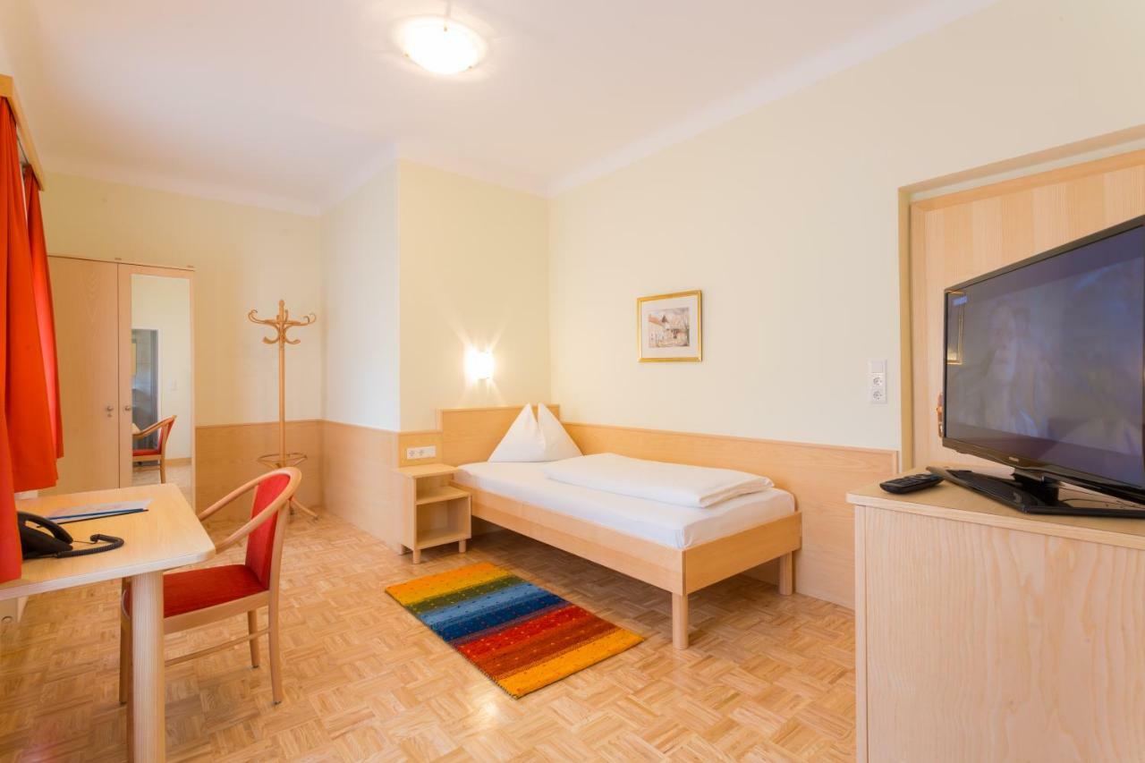 Hotel Kindler 2,0 Self-Check-In Леобен Екстериор снимка